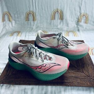 Saucony Endorphin Pro 3